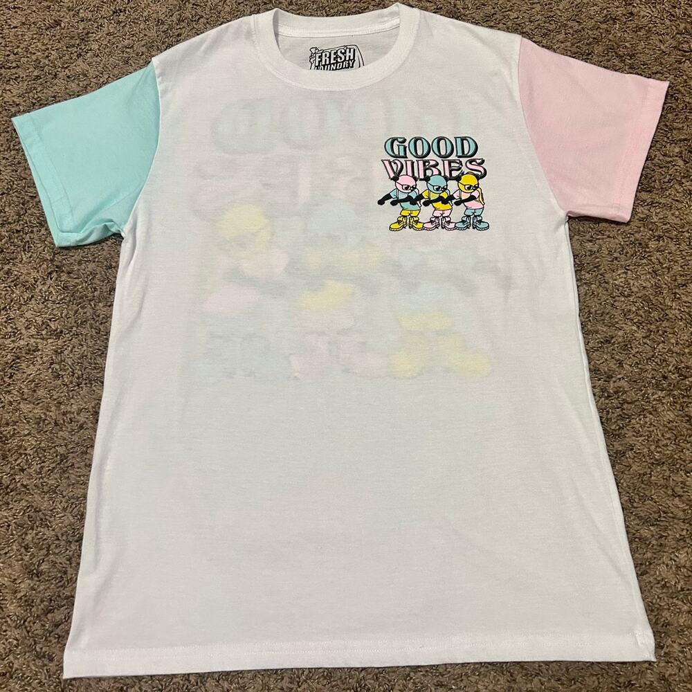 Fresh Laundry T-Shirt Size Medium